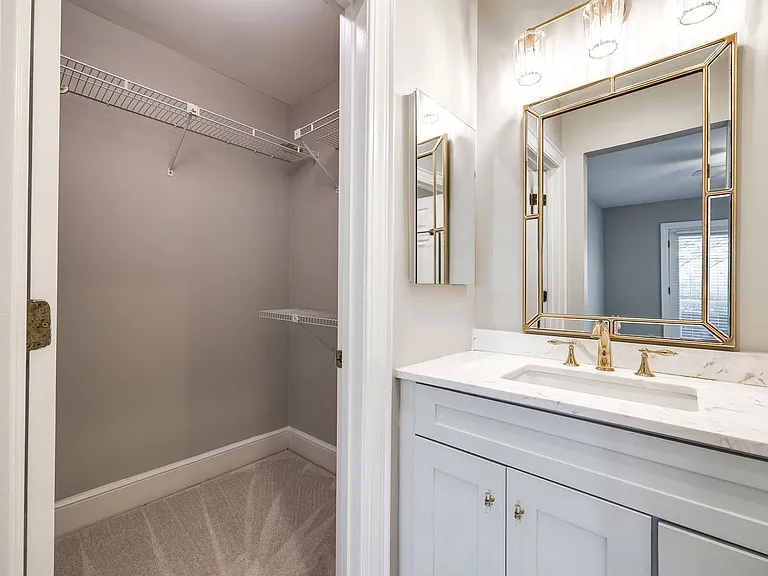 2220 Roswell Ave #B — Photo 20