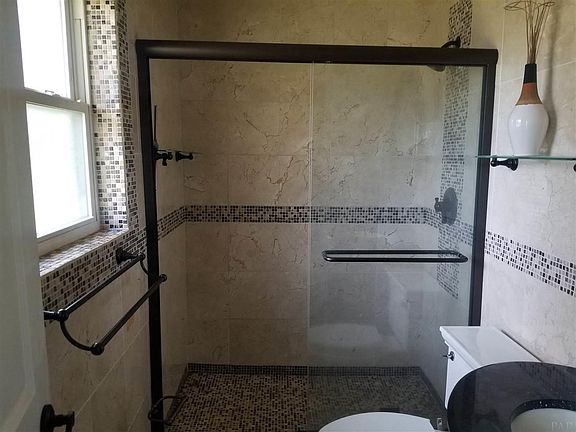 4th image of 8125 Imperial Dr