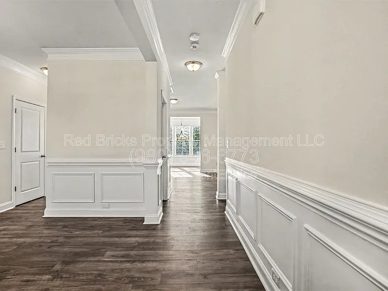 1569 Cambria Ct — Photo 7