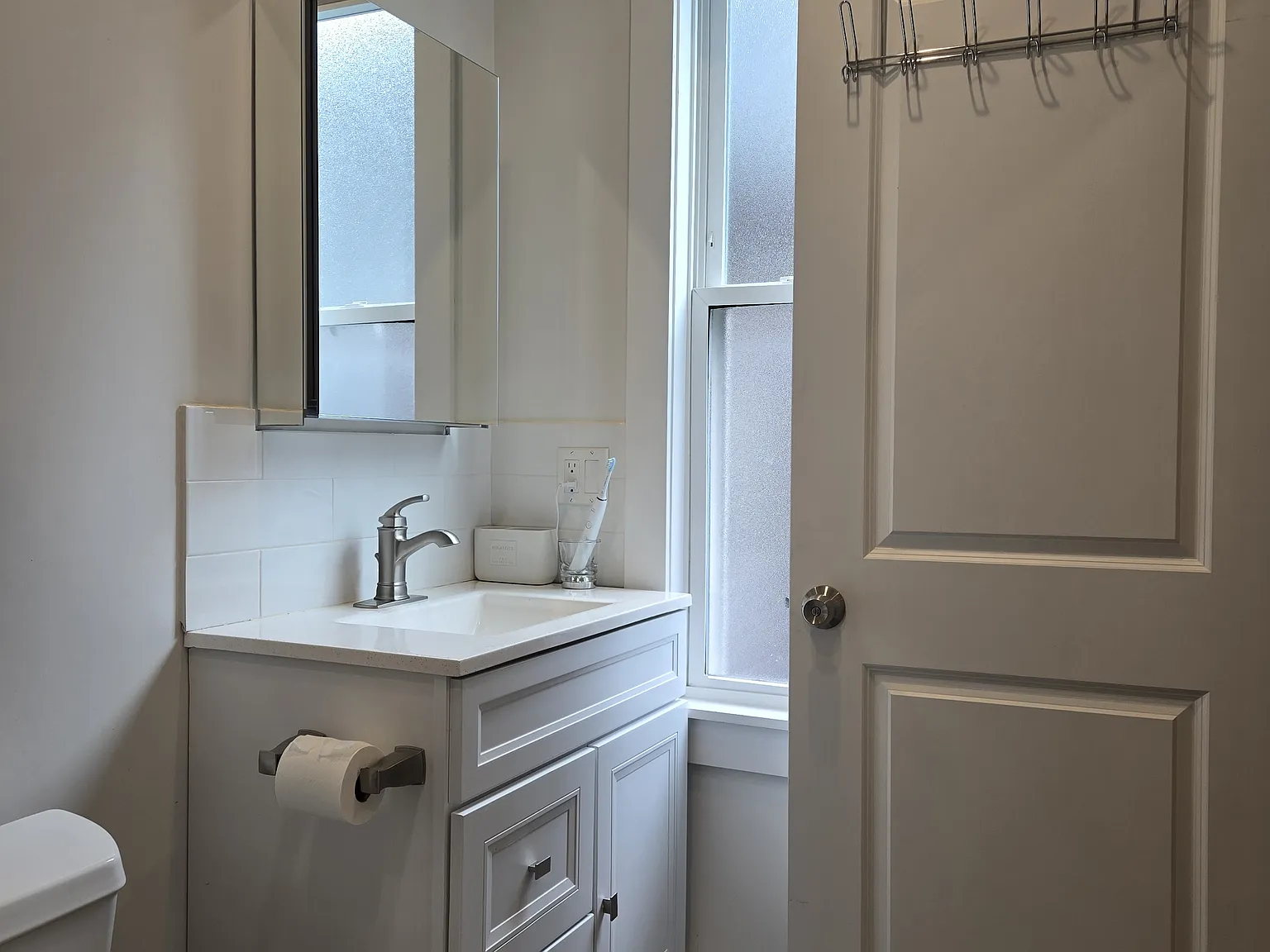 3 bed, 1250 sqft, $3,900 — Photo 3