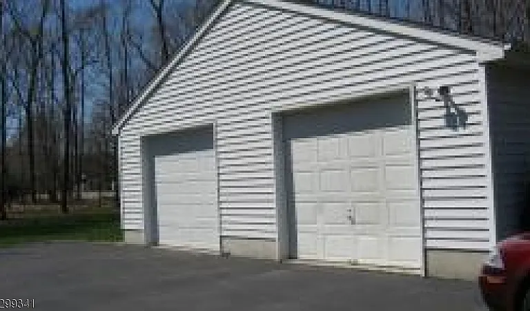 206 Ryerson Rd — Photo 16