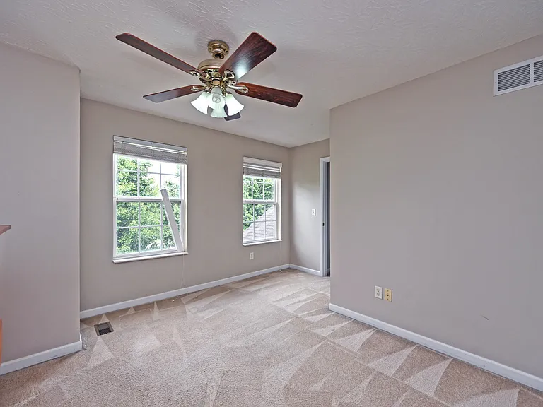 8097 Winding Creek Ct — Photo 30