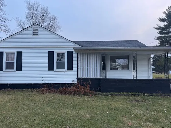 1429 E Broadway St, Streator, IL 61364