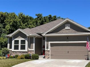 2 NE 102nd St, Kansas City, MO 64155