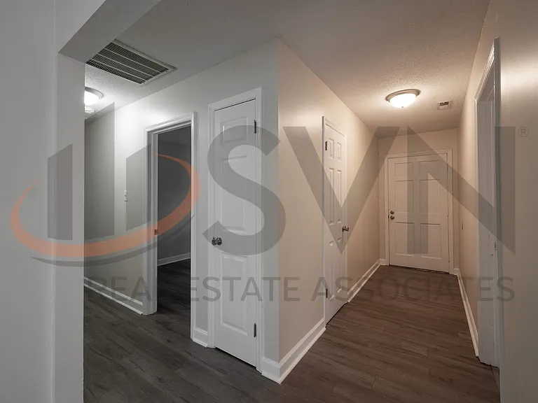 3528 Arlington St — Photo 8