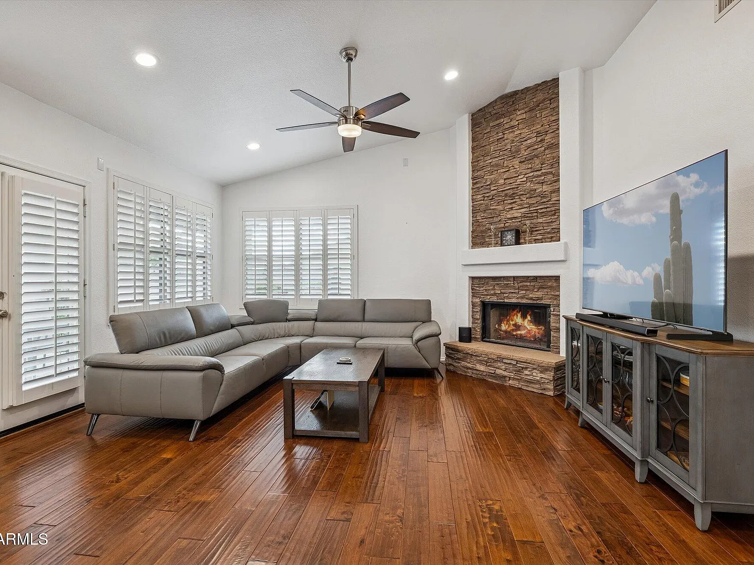 3 bed, 2.0 bath, 1662 sqft, $3,275 — Photo 4
