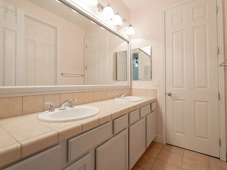 10387 Sweet Laurel St — Photo 42