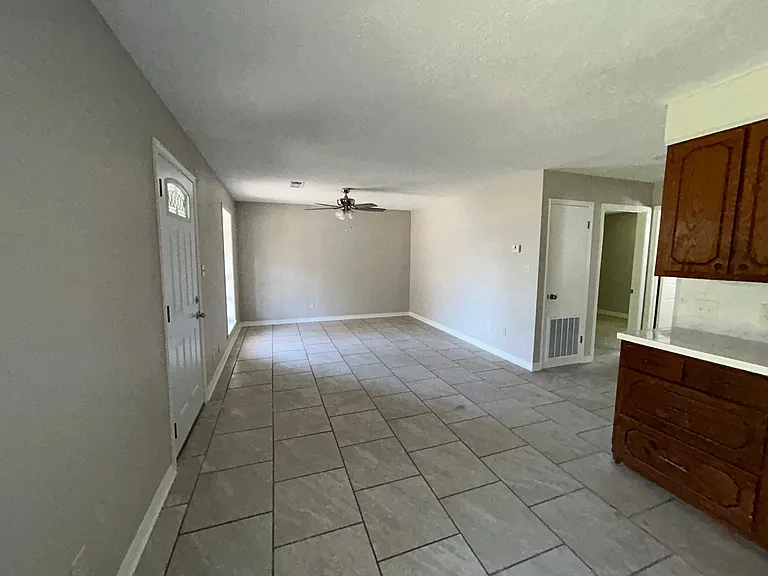 10663 Shelton Rd — Photo 3