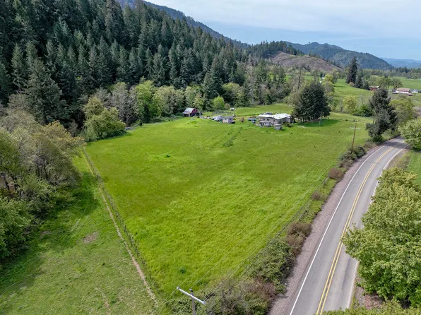1491 Days Creek Rd, Days Creek, OR 97429