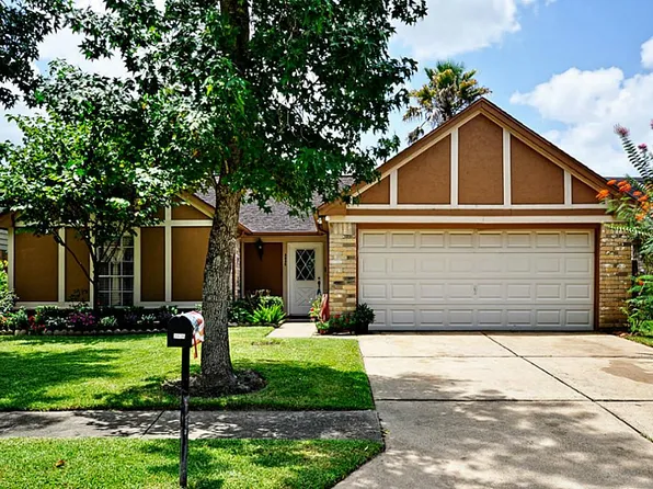 3826 Stovepipe Ln, Sugar Land, TX 77479