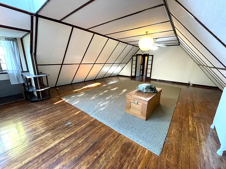 111 Carlton St #3 — Photo 9