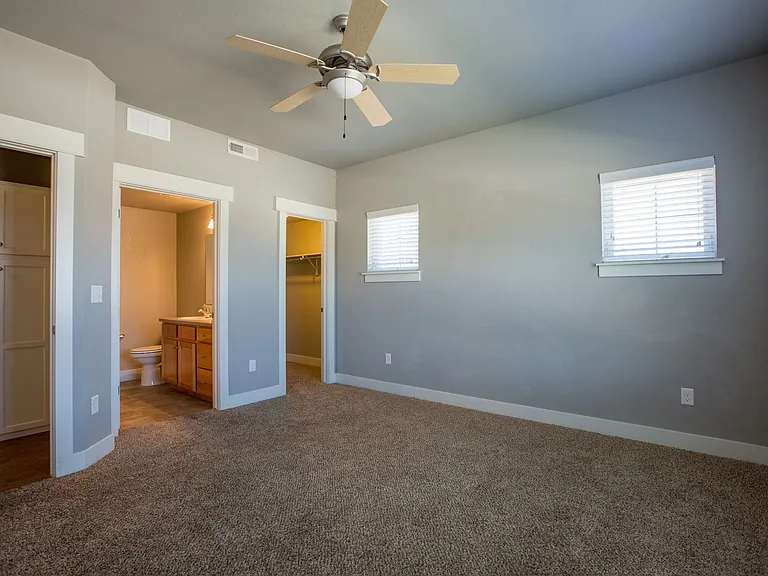 5233 Boardwalk Dr #C201 — Photo 21