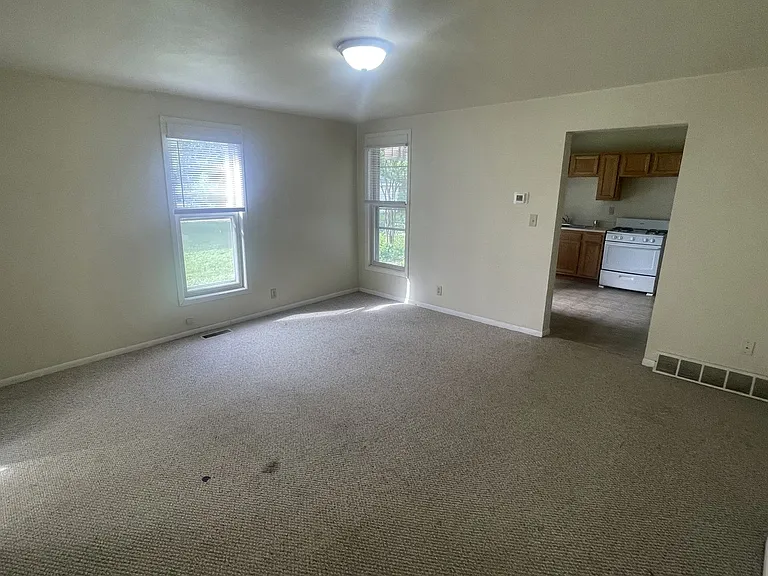 1160 High Ave — Photo 5