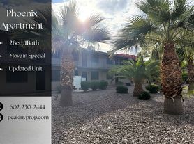 809 E Vogel Ave