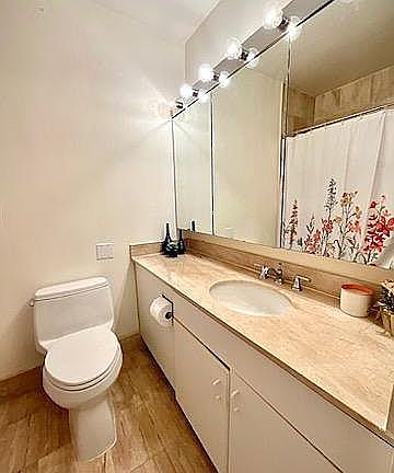 4th image of 145 E 48th St APT 8H