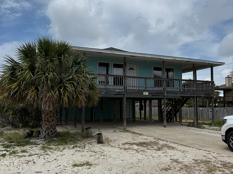 903 Largo Dr — Photo 1