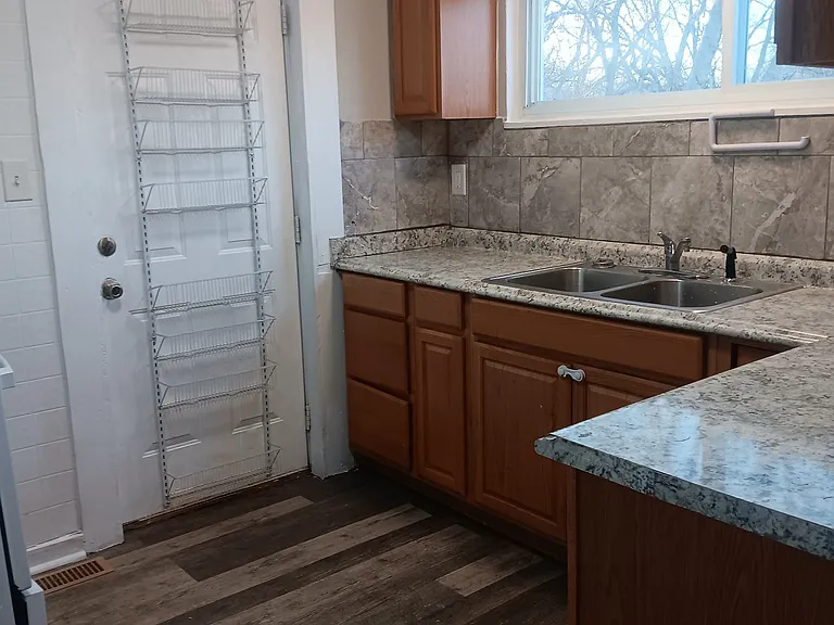 531 Fletcher St — Photo 17