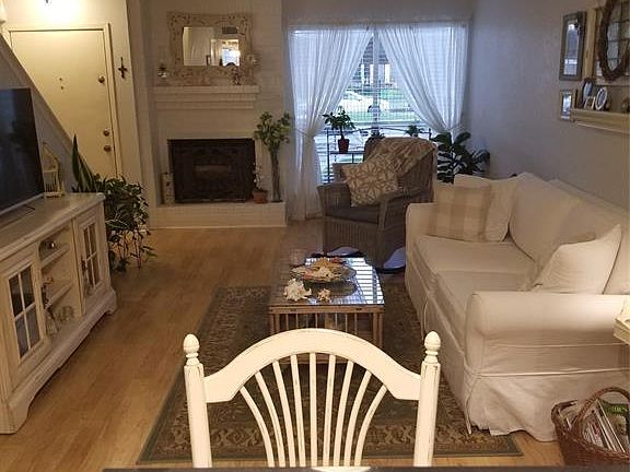 3rd image of 3919 Fairmont Pkwy APT 111