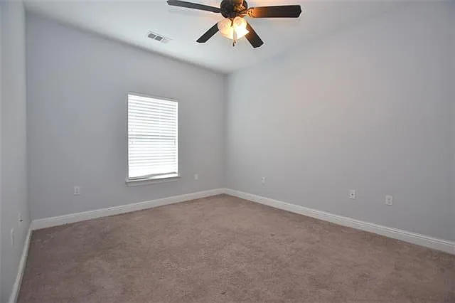 172 Nickel Loop — Photo 16