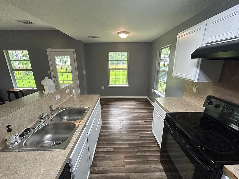 5878 Chapel Ln — Photo 5