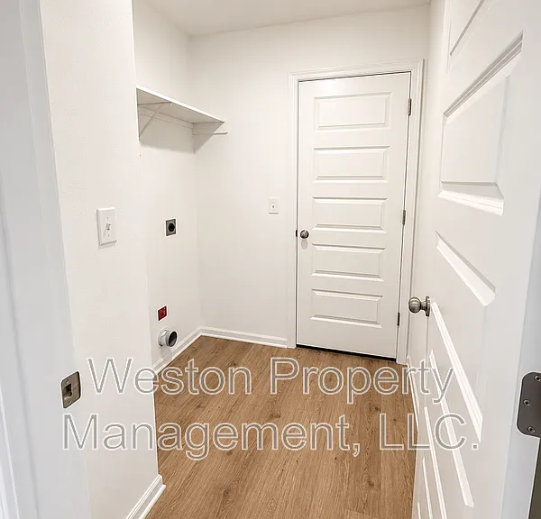 16209 Harvester Dr — Photo 6