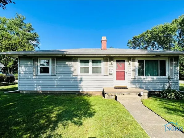 417 Oregon Rd, Northwood, OH 43619