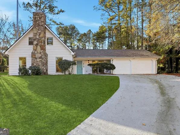 4146 Chimney Lake Dr NE, Roswell, GA 30075