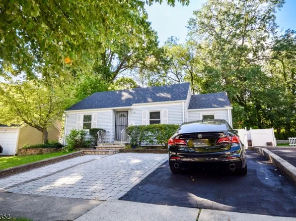76 Orchard Dr, Clifton City, NJ 07012