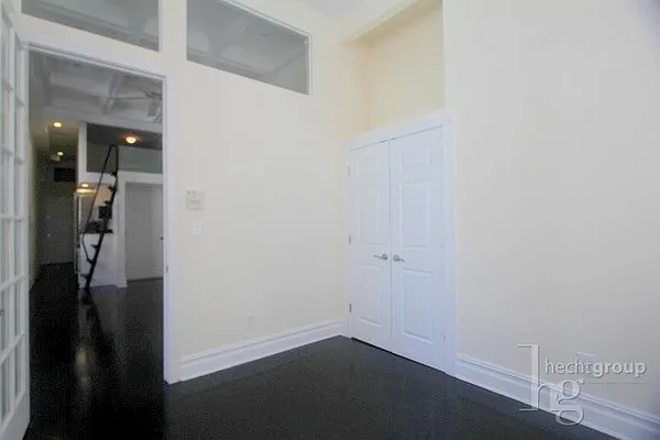 Rented by Hecht Group | media 28