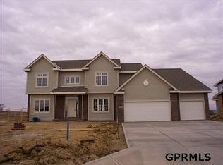 19311 Sahler St, Omaha, NE 68145