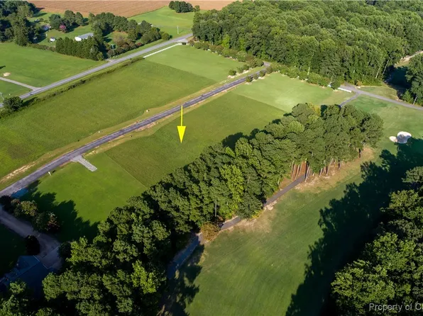 21 Landing West Way, Hartfield, VA 23071