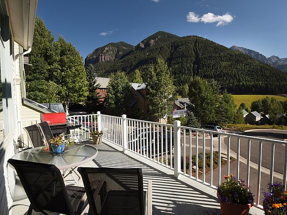 Heated deck w/awesome views