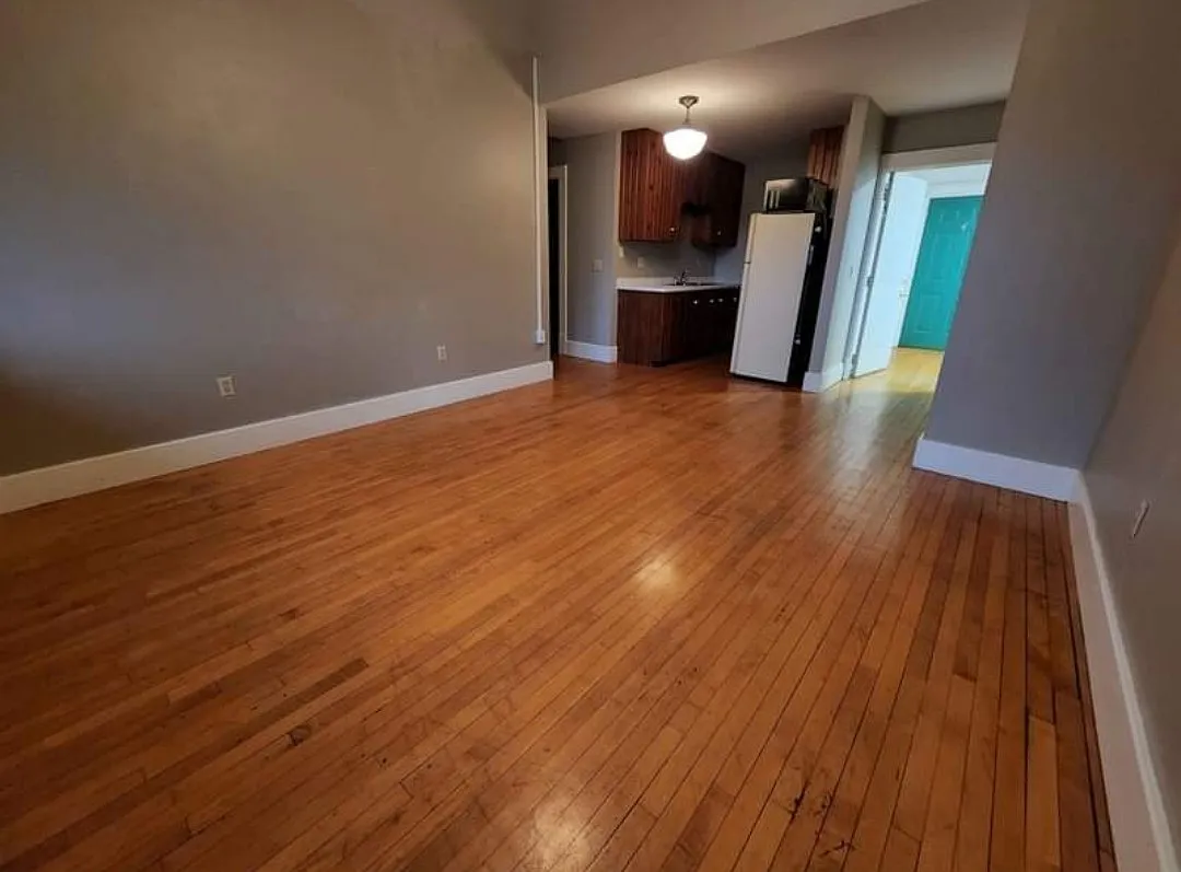 2 bed, $800 — Photo 3