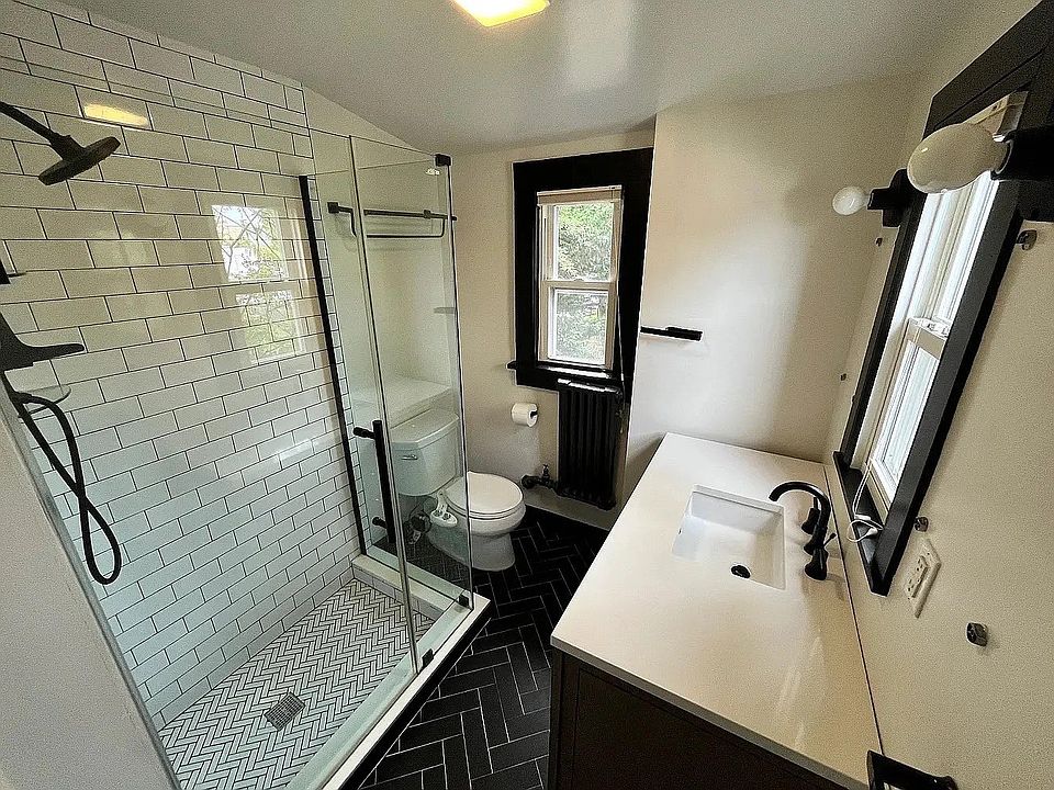 1st image of 10 Fairview Pl #2
