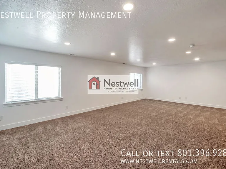 35 E Water Ln — Photo 18
