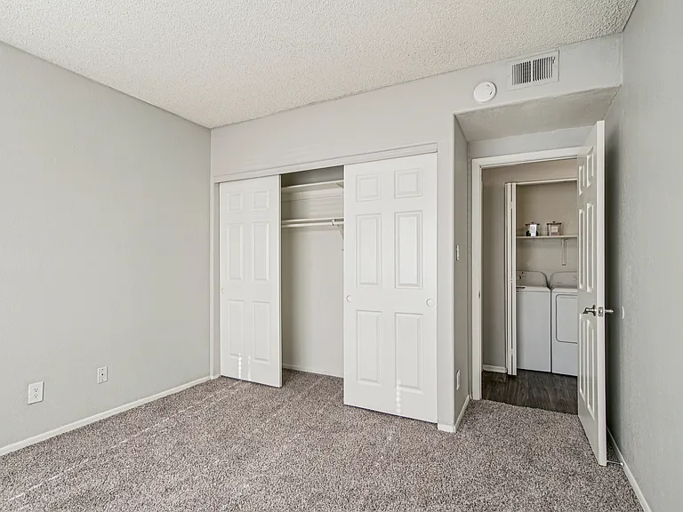Alcove at the Islands — Photo 31