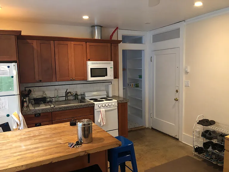 1425 SE 24th Ave #102 — Photo 2
