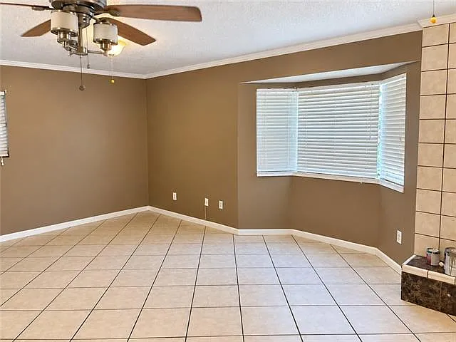 3 bed, 2.0 bath, 1580 sqft, $1,950 — Photo 3