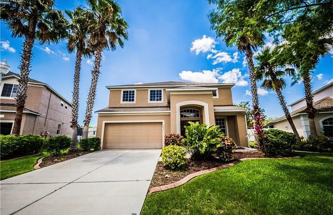 4 bed, 3.5 bath, 2909 sqft, $2,999 — Photo 1