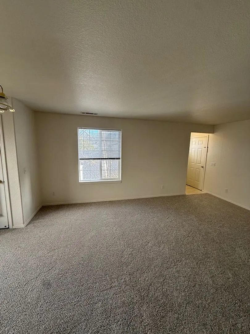 2 Bedroom, 2 Bathroom Centrally Located Condo — Photo 3