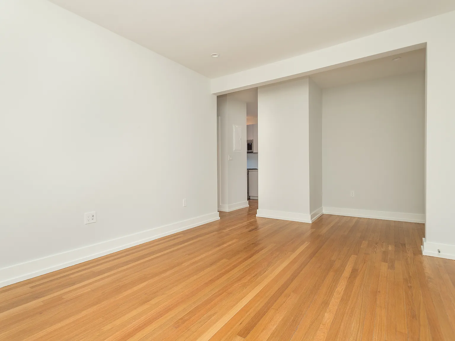 1 bed, 535 sqft, $3,225 — Photo 2
