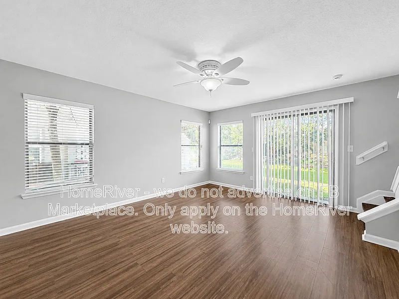 3 bed, 3.0 bath, 1508 sqft, $1,575 — Photo 2