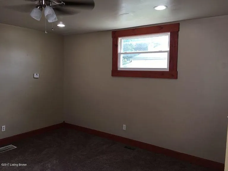 604 Winkler Ave — Photo 4
