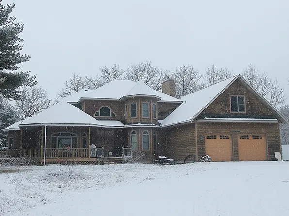 W8395 Eagle Dr, Oxford, WI 53952