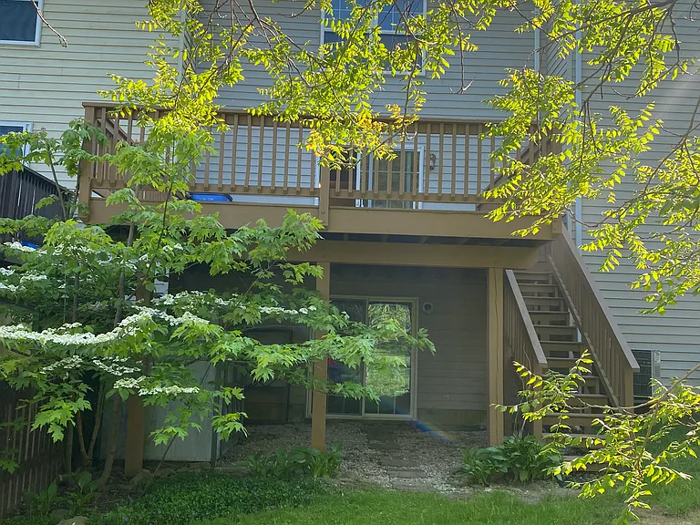 Back view - deck