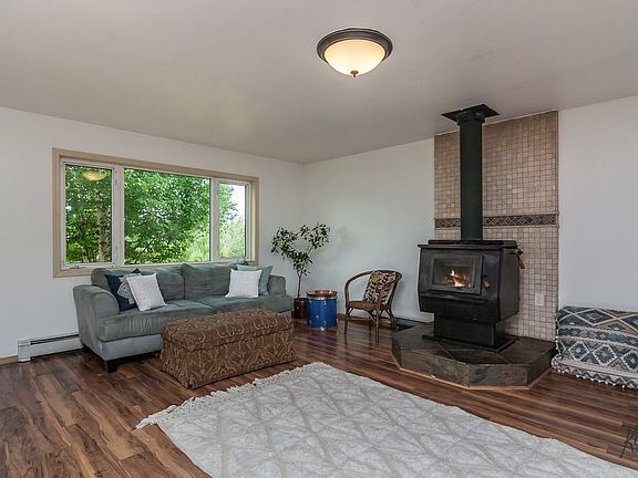 3rd image of 1293 Pheasant Dr