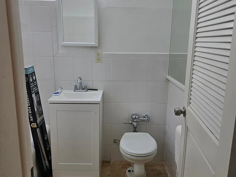 2401 Overbrook St #206 — Photo 9