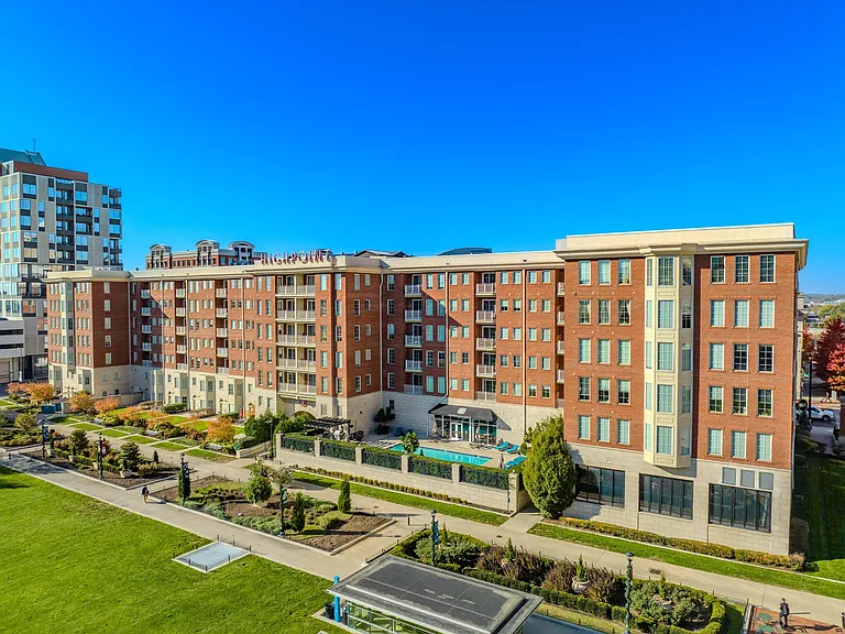 Highpoint on Columbus Commons — Photo 25