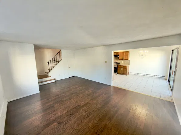37 Sherman St #A, Stamford, CT 06902