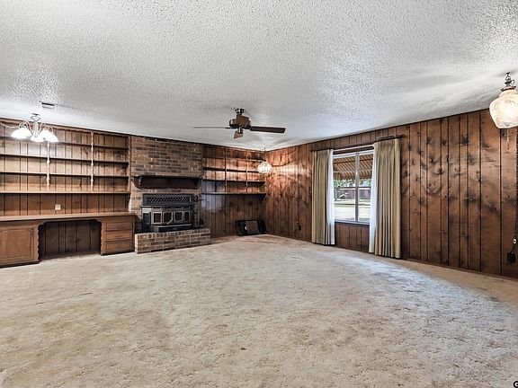 4th image of 221 County Road 3220